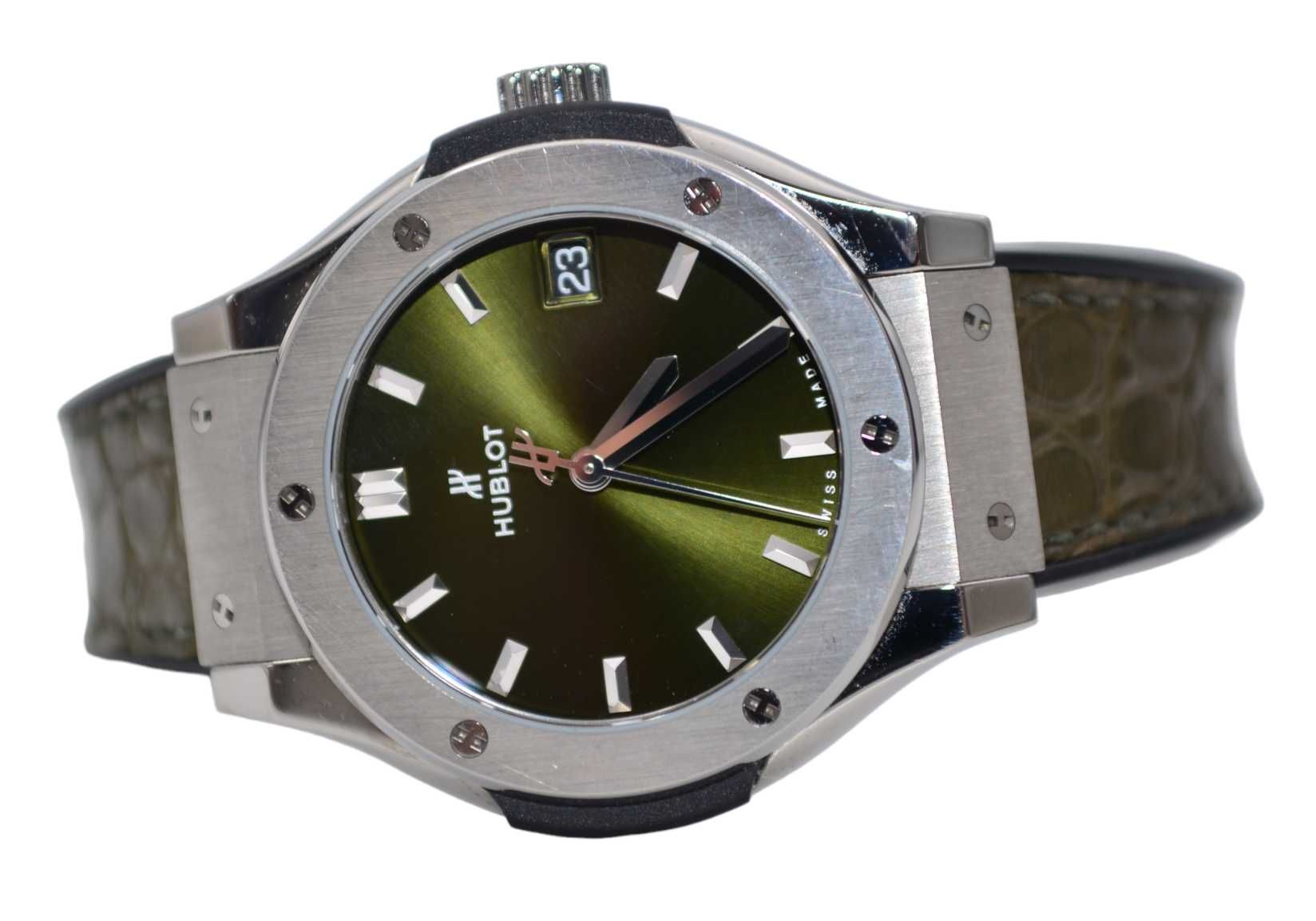 Hublot Classic Fusion Quartz 33 Green Dial Titanium 581.NX.8970.LR