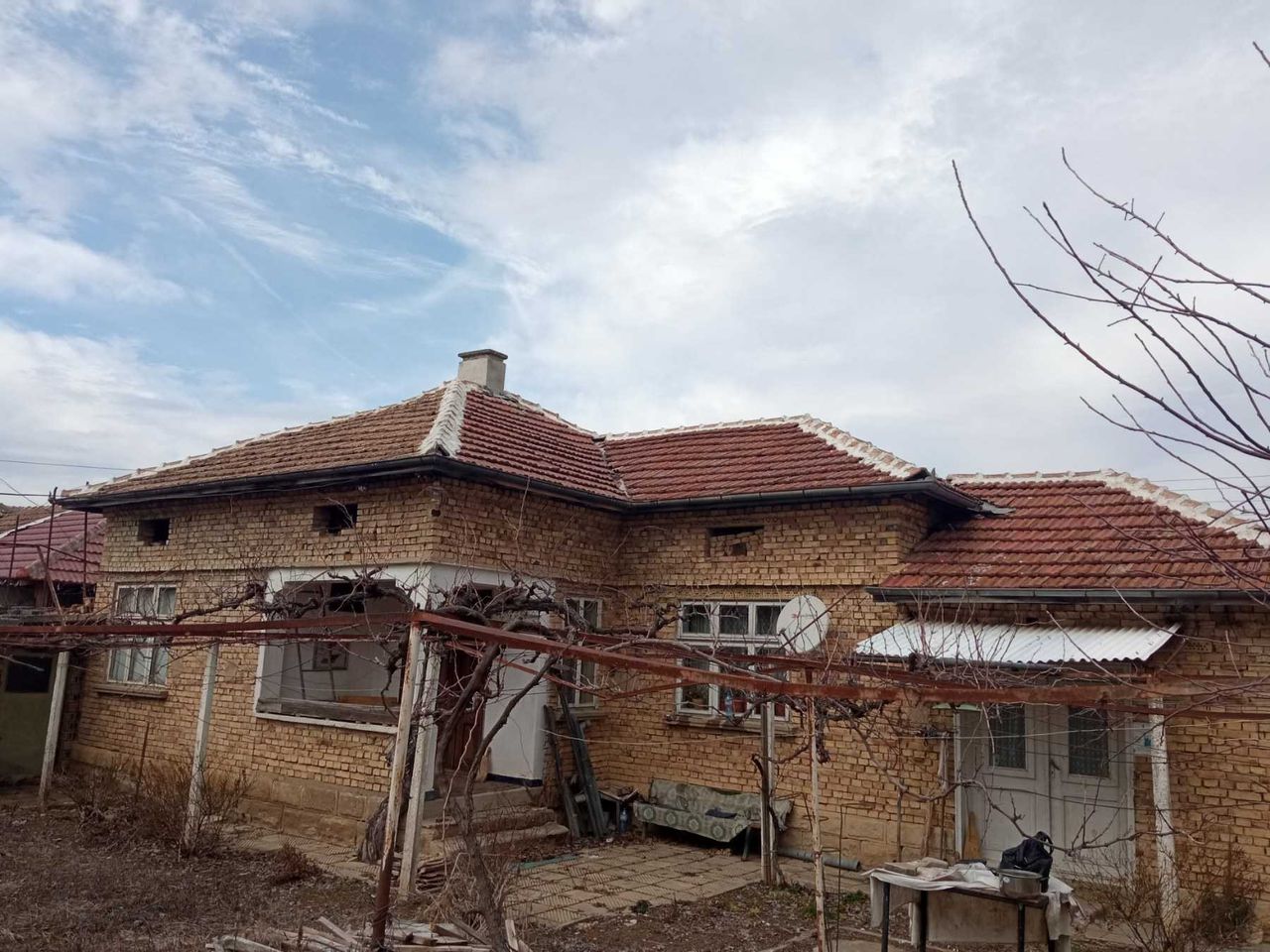 Продава се Къща в Търговище, Център - 80 кв.м за 415 €/кв.м - Снимка #1