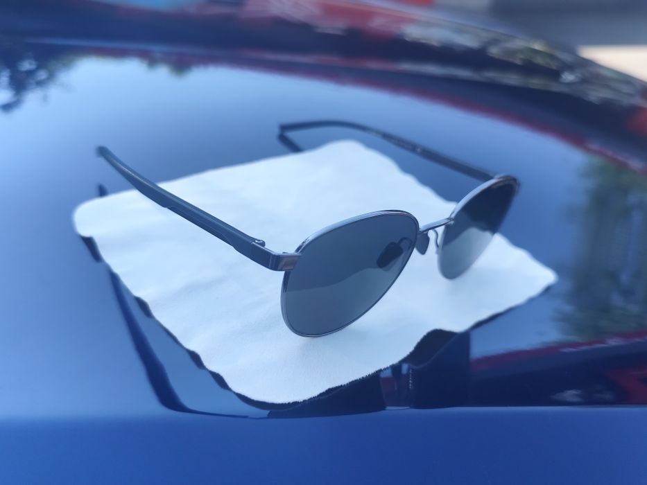 Vând ochelari de soare Porsche design.