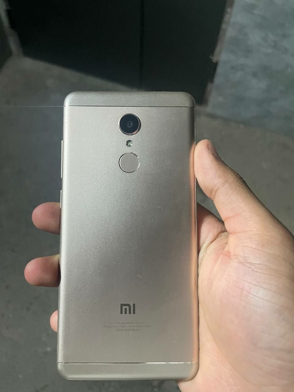 Redmi 5 idelniy sastayana