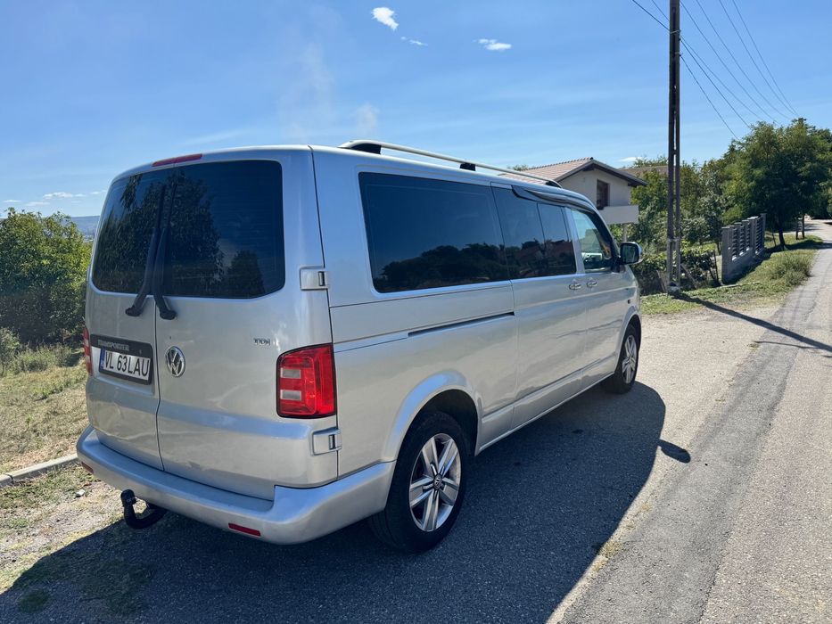 Vand Volkswagen Transporter Caravelle 8+1 2010