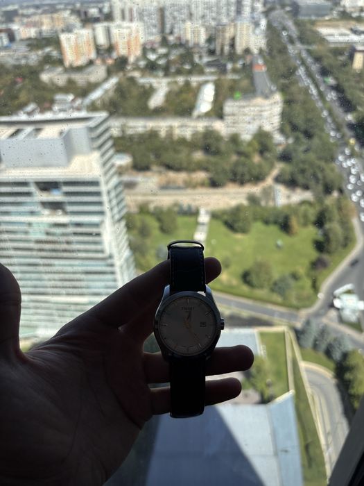 Швейцарские часы Tissot Couturier Quartz (Ref. T035.410A)