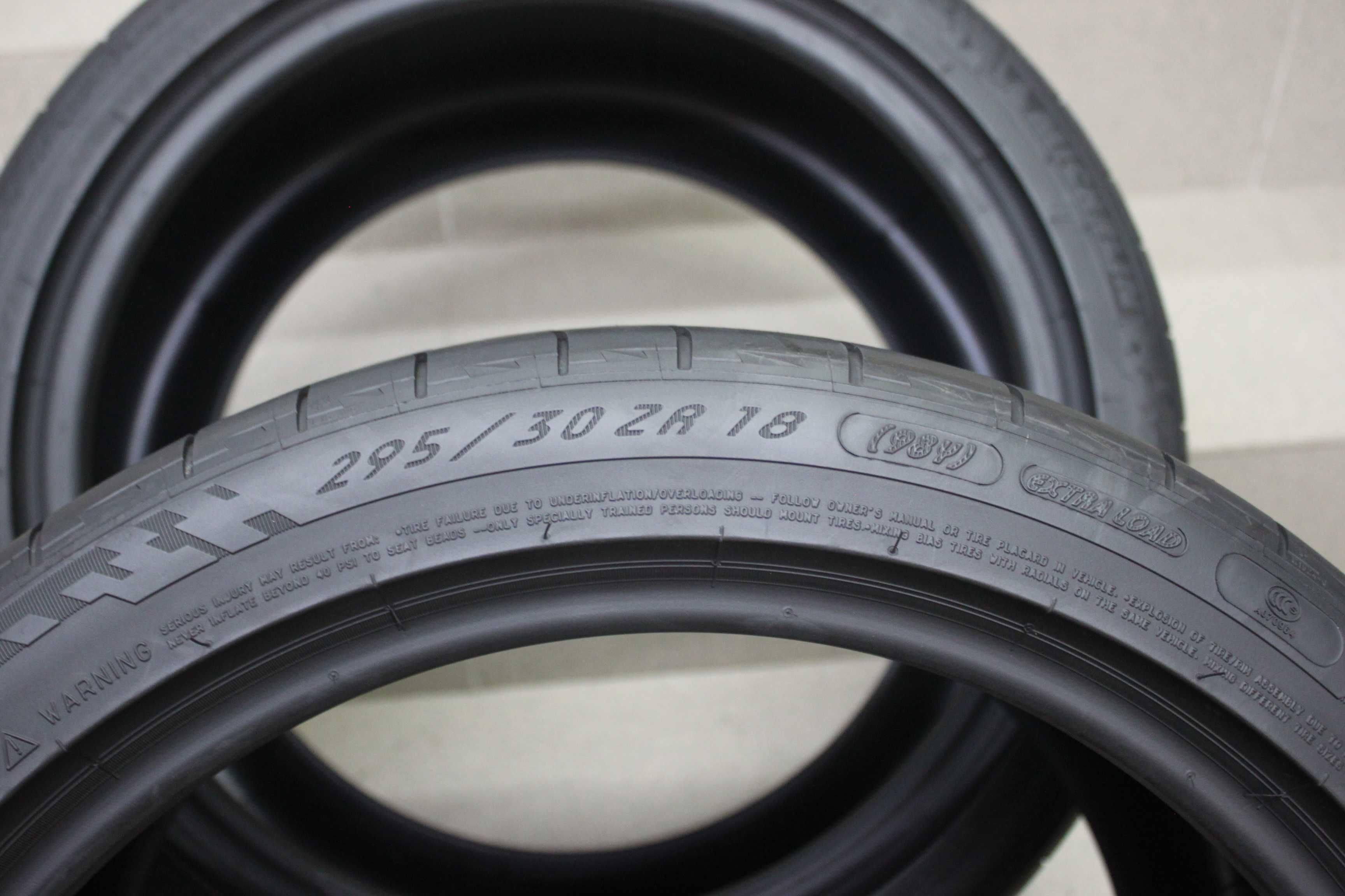 295/30-18 Michelin