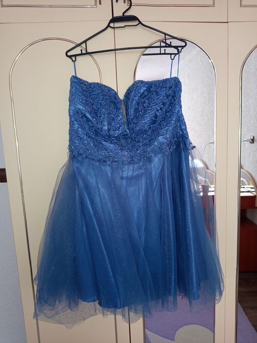 Блестяща синя бална рокля