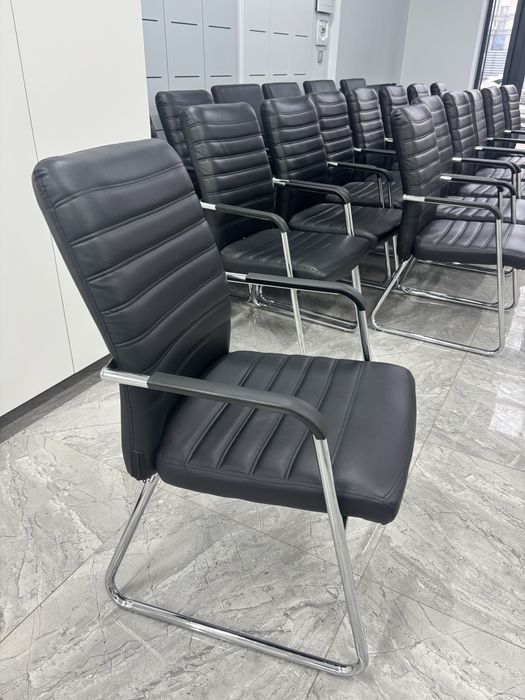 Стулья офисные!