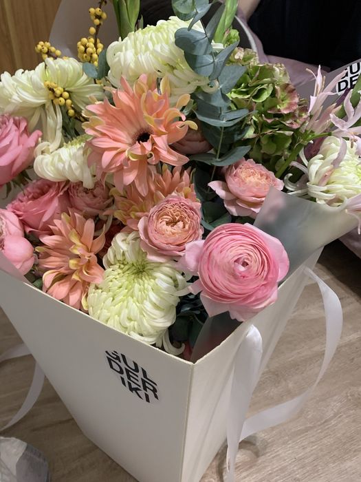 Букет свежий от цветочного Gulderiki