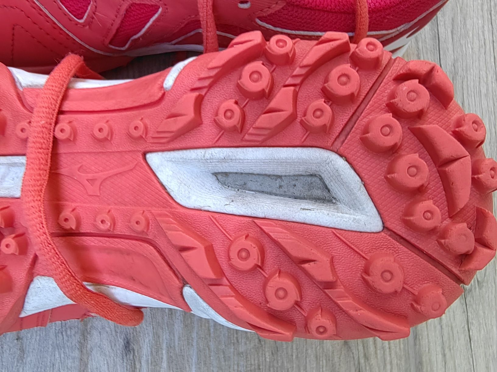 Mizuno маратонки за планинско бягане