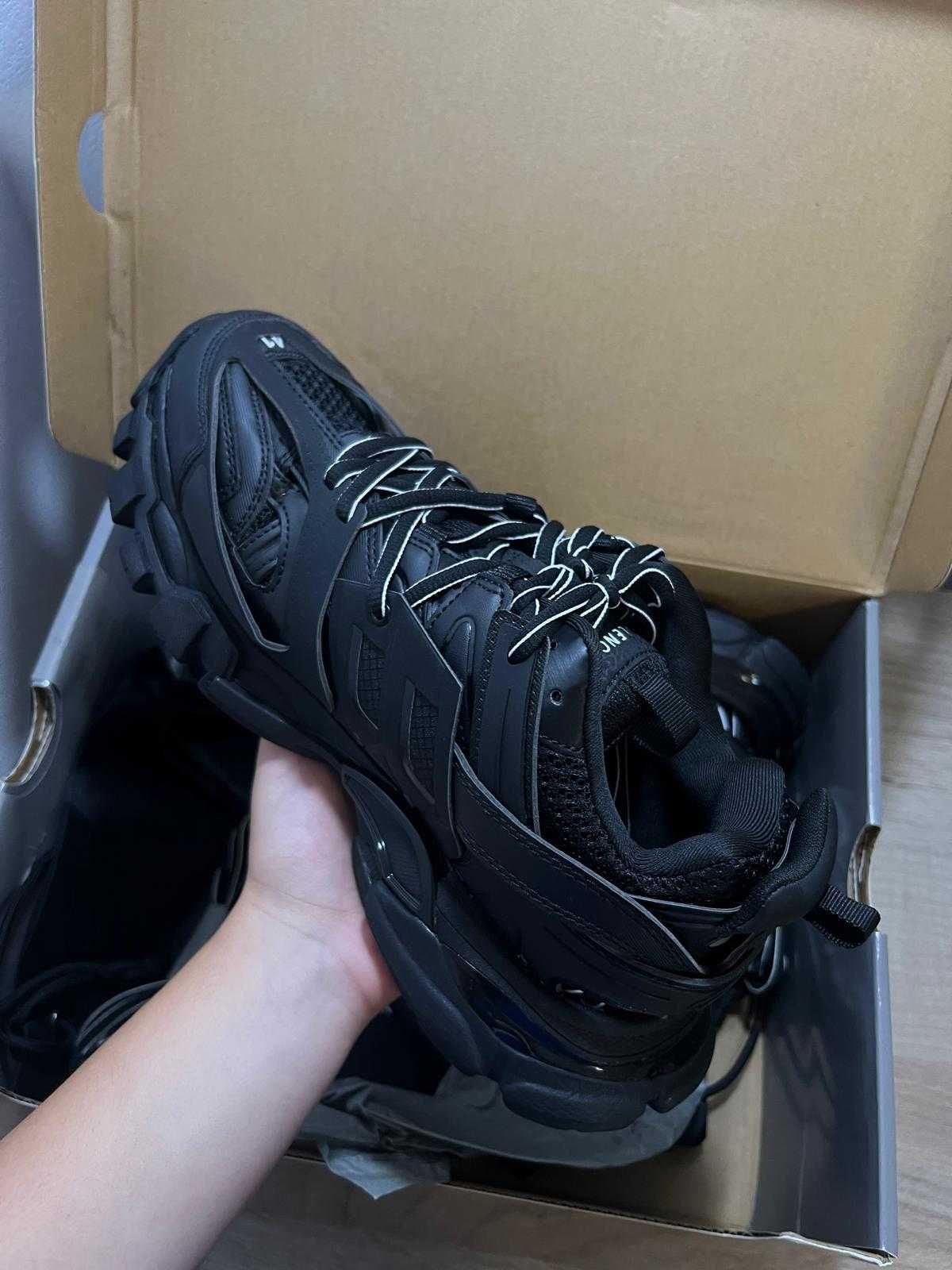 Balenciaga Track Black