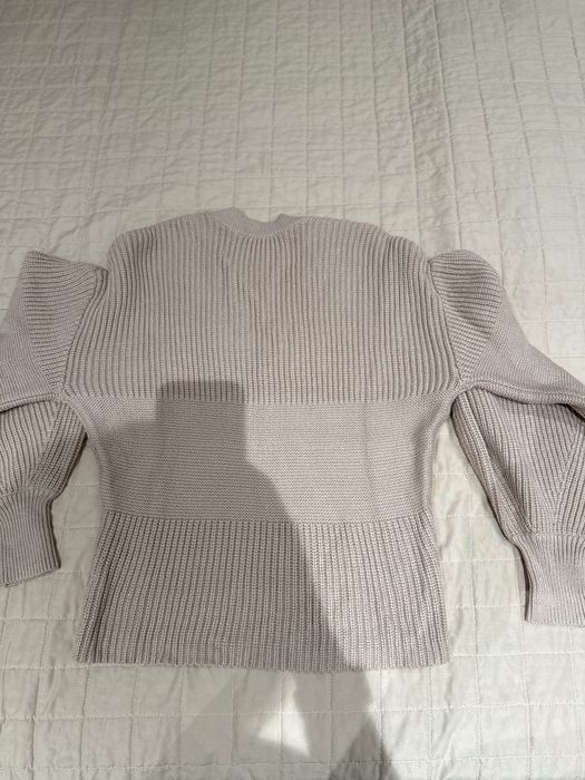 Дамски бежов пуловер