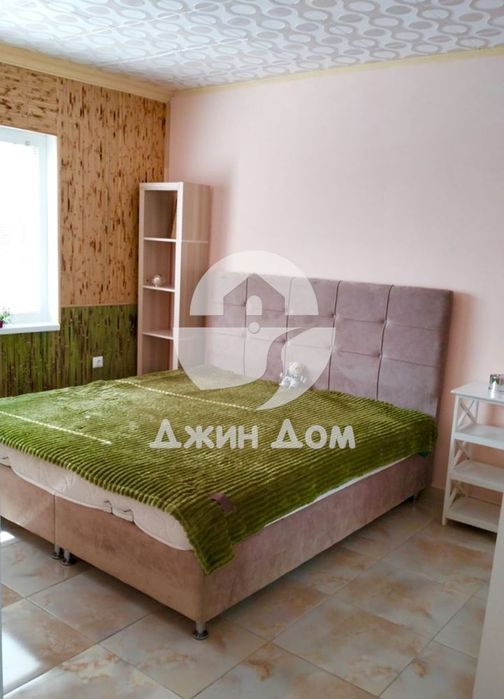 Обзаведена едноетажна къща с двор в с. Тънково