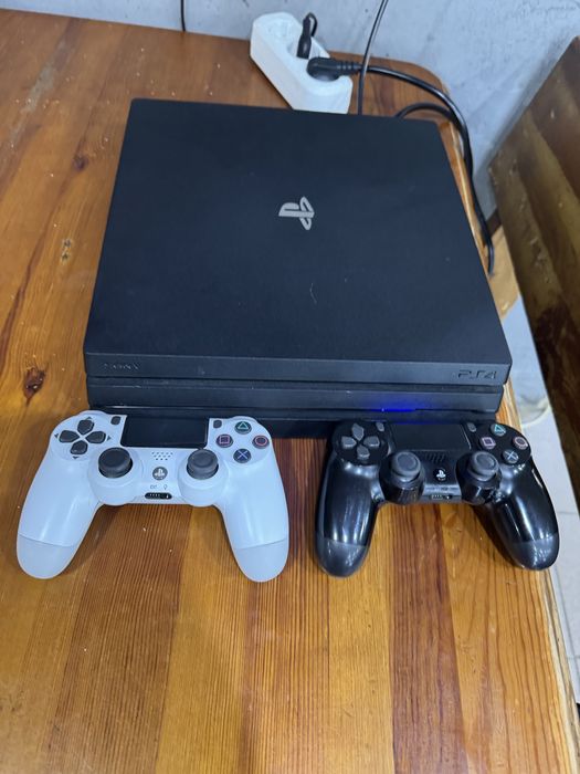 Ps4 pro 1tb как новый
