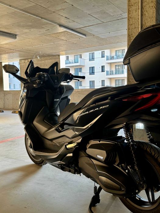 Honda Forza 350 (2024) – 3.400 km, stare impecabilă