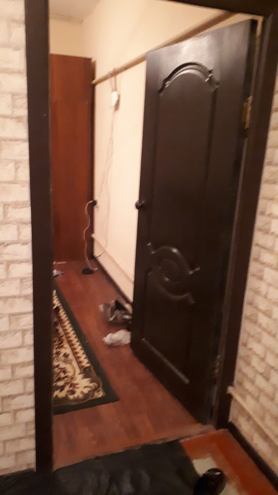 26микрайонда 2комната сатылады