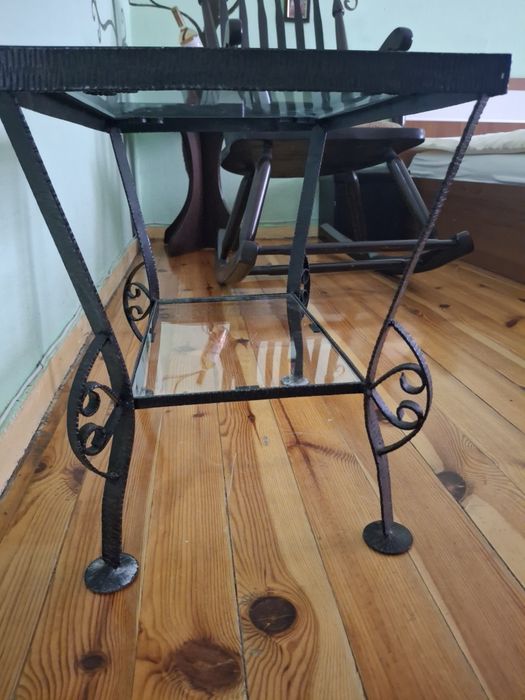 Масичка  от ковано желязо със стъклен плот