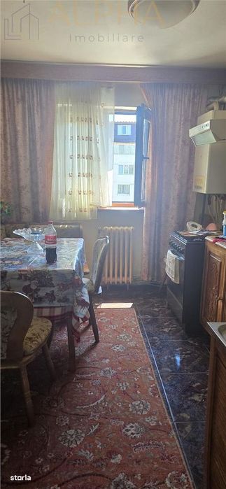 De vanzare – apartament 3 camere, 63 mp, decomandat – 75.000 €