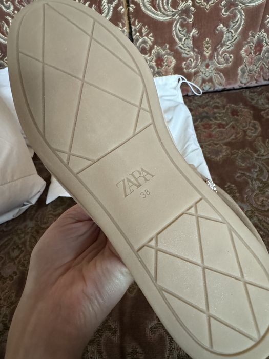 Zara чисто нови чехли 38 номер