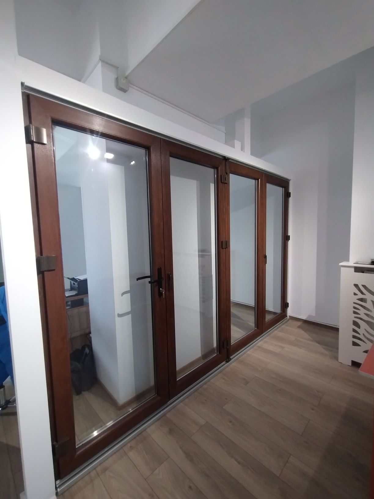 Tâmplărie PVC-Ferestre/Uși/Termopane la comanda