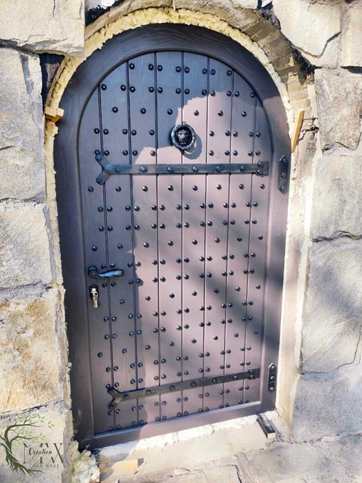 Usi, mese din lemn masiv, Usi rustice din lemn masiv