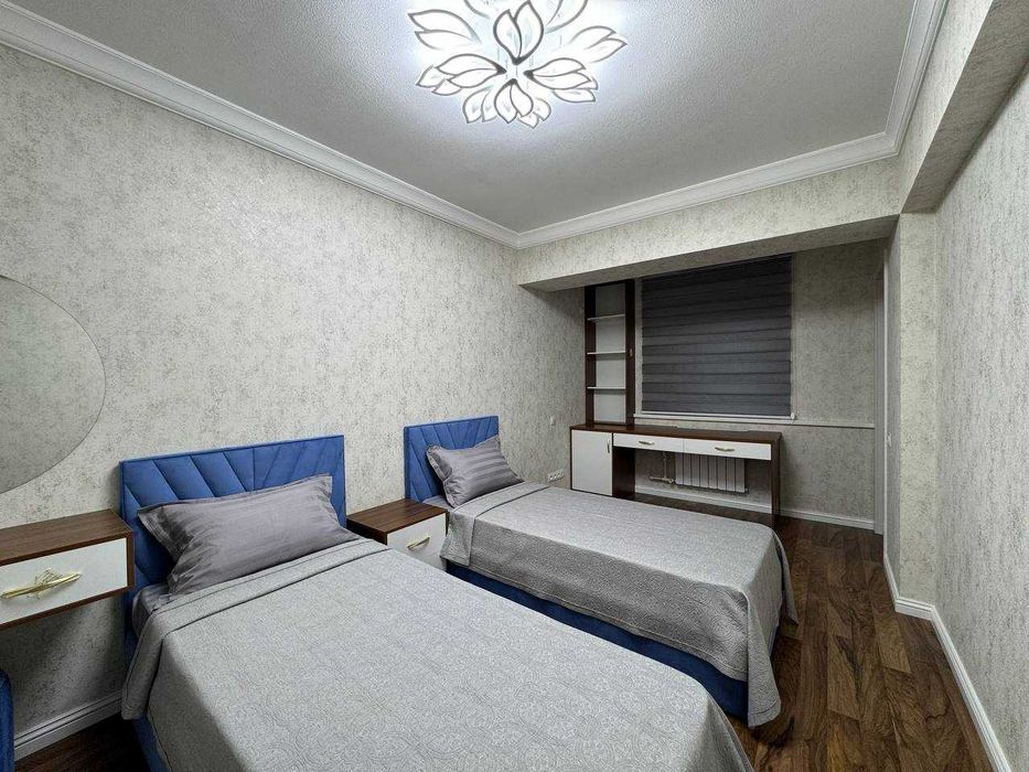 3 комн квартира в центре. Метро Космонавтов (ИТ)