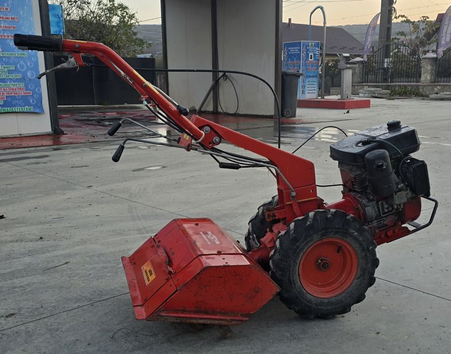 Vând motocultor 10cp benzină