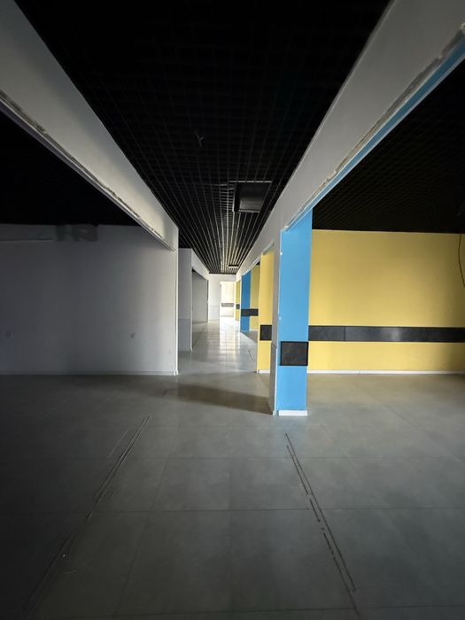 Вдоль центральной дороги сдается коммерческое помещение