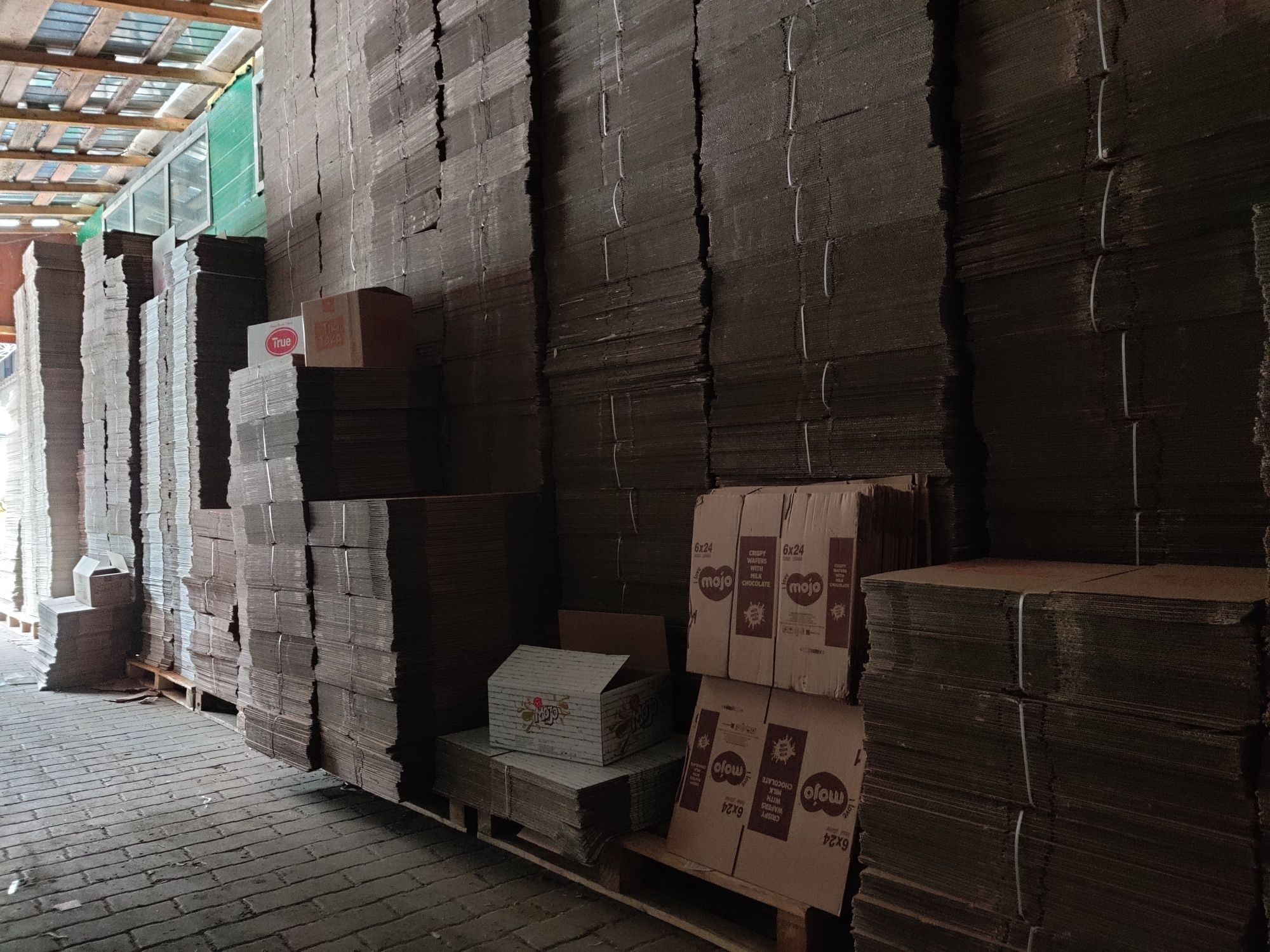 Cutii carton mici și medii