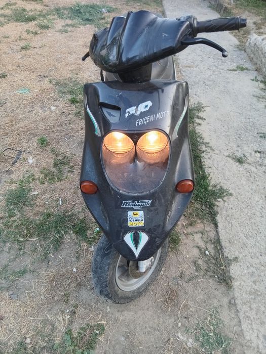 Vând scuter malaguti f10