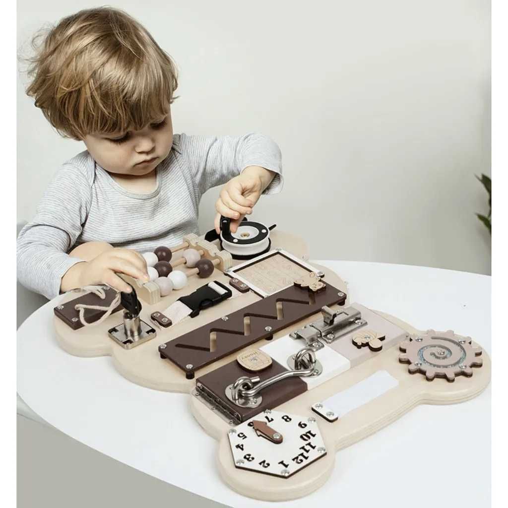 Placa senzoriala de lemn tip Montessori,Busy Board Teddy Bear,39x30 cm