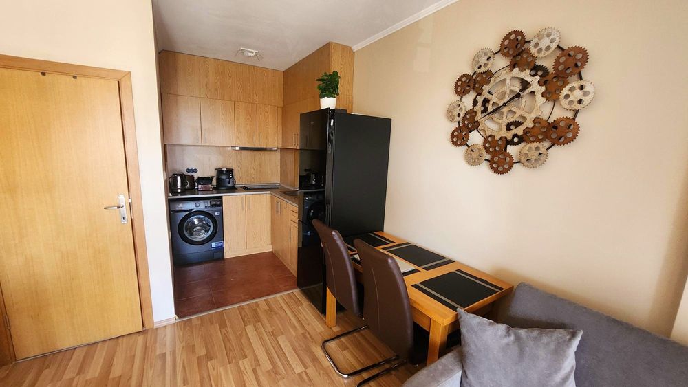 Продава двустаен обзаведен апартамент в Слънчев бряг