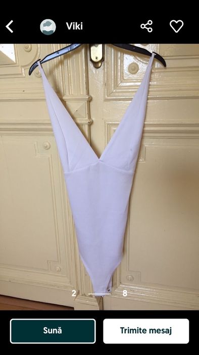 Body alb imaculat, cu spatele gol, bretelele se incruciseaza la spate