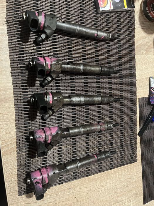 Продавам 5 дюзи за clk270cdi