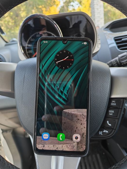 Samsung A 33 holati zór