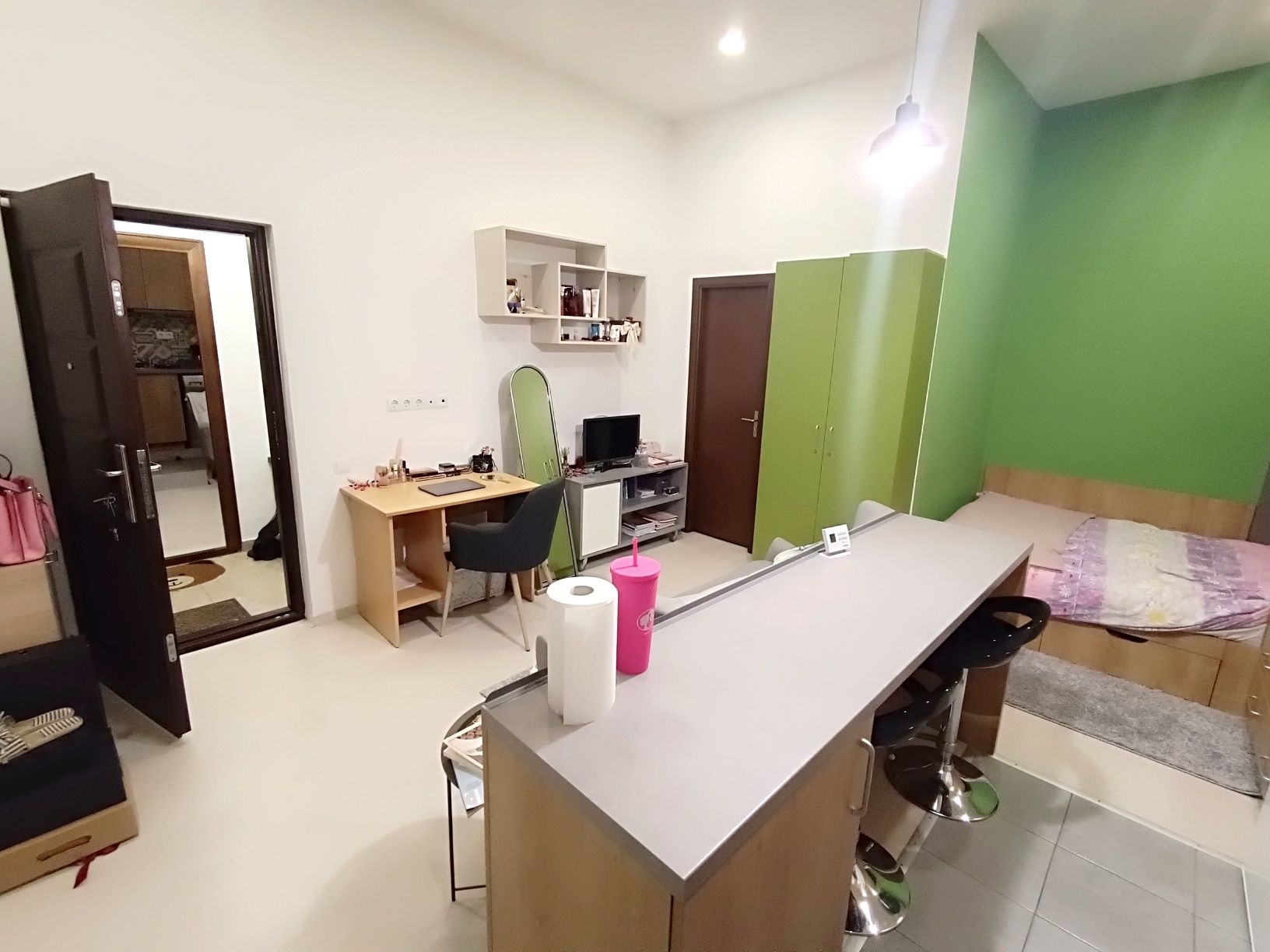 Ap format din 2 garsoniere la casa 64mp+teren 85mp+pivniță HOREA