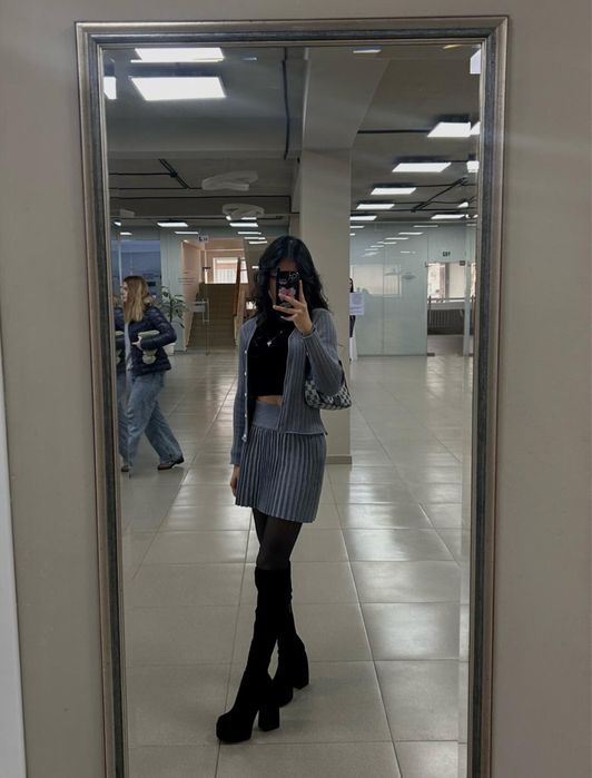 Серая двойка с юбкой