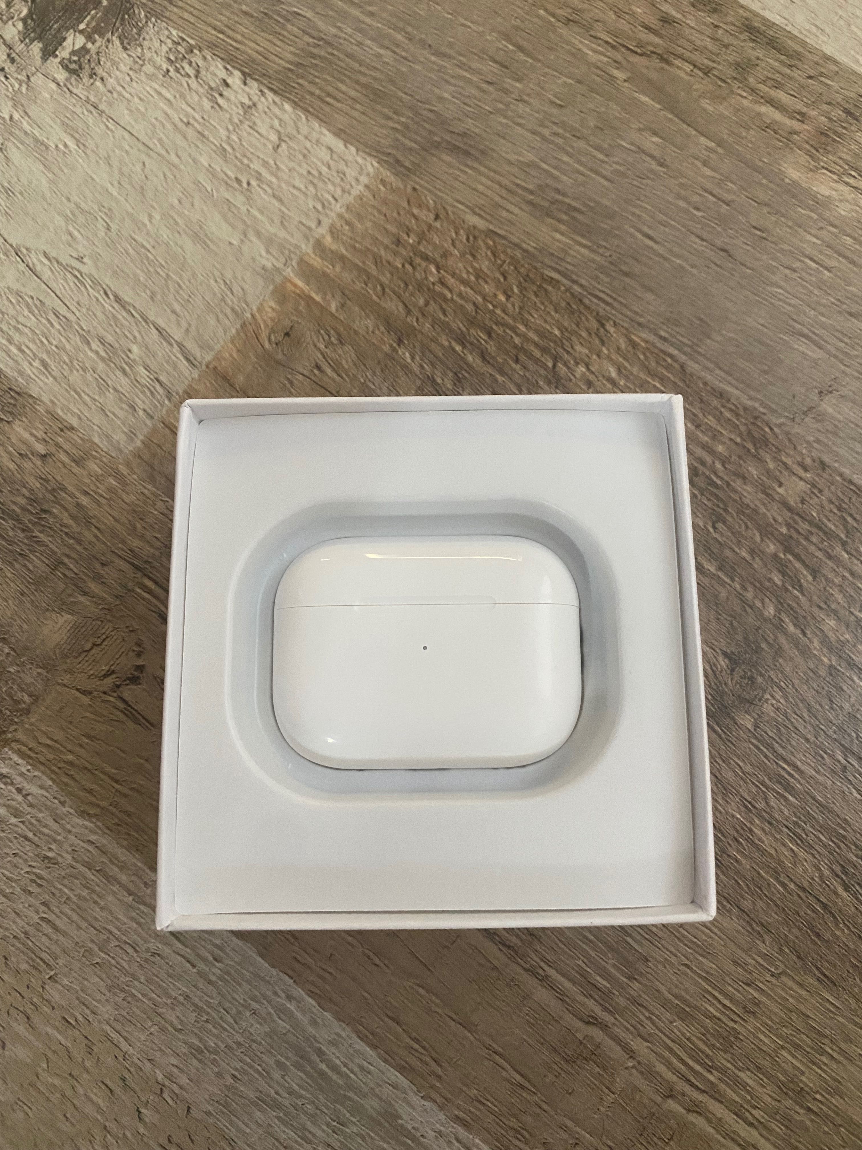 Слушалки AirPods Pro