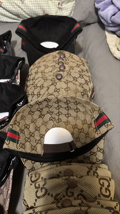 Sepci cu diferite modele, calitate foarte buna