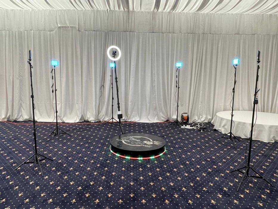 Platformă 360 Magic Spin Booth – complet echipată!