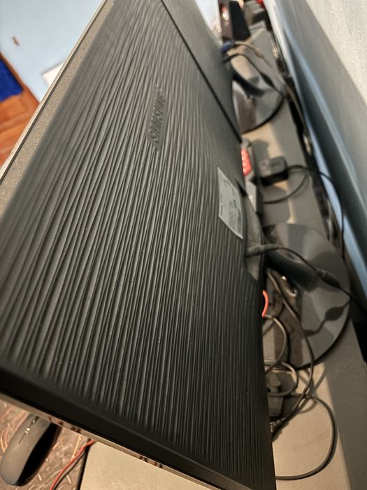 Vand Monitor Gaming Samsung 60hz FHD S24D330H