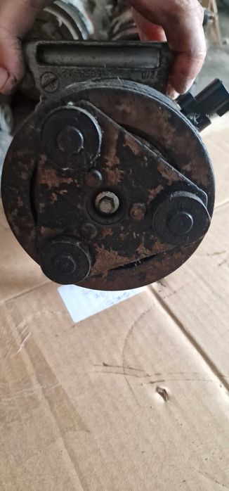 Compresor Clima Land Rover Freelander 2.2D TD4 2008 cod 6G91-19D629-FG