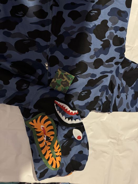 Горнища на марката Bape