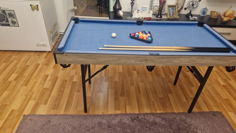 Vând masă de biliard