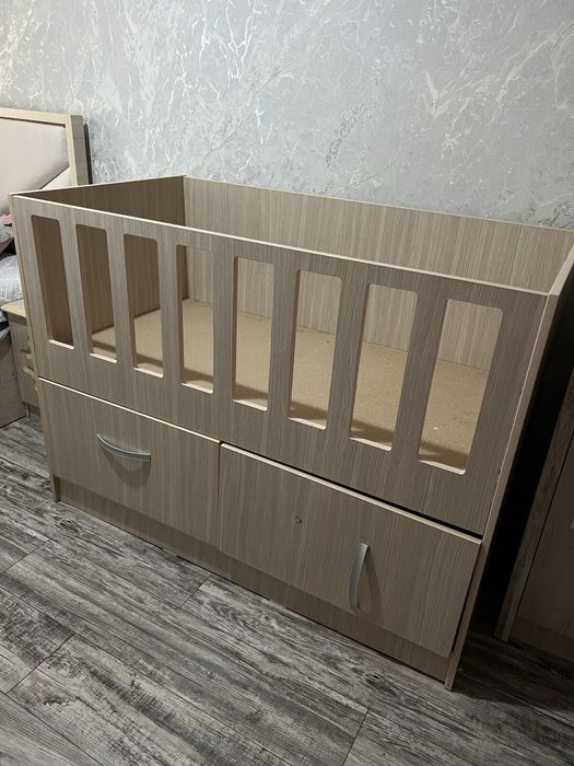 Продам детскую кроватку