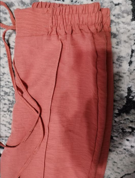 Pantaloni lejeri femei