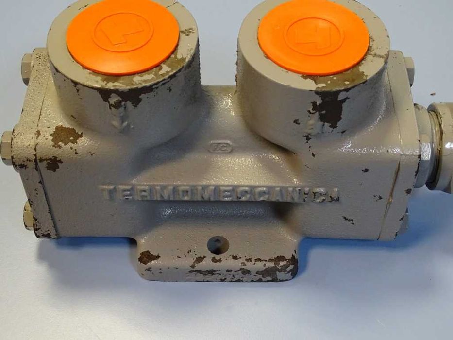 Винтова хидравлична помпа Termomeccanica T38/3