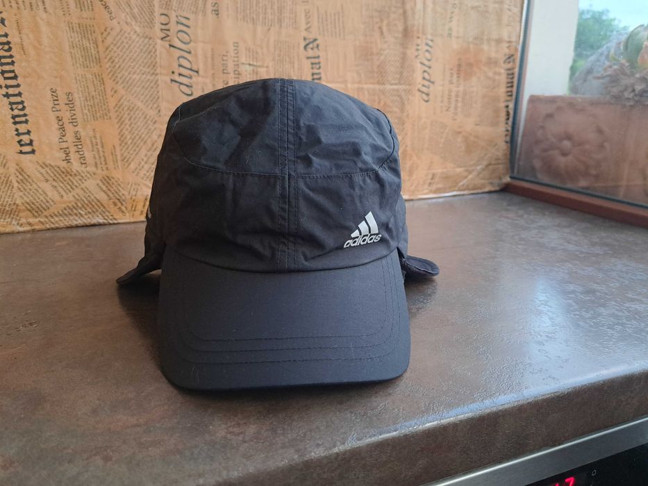 мъжка шапка с козирка Adidas,зимна жокейка адидас,