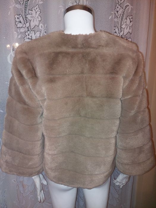 Елеци и палта от естествен и изкуствен косъм