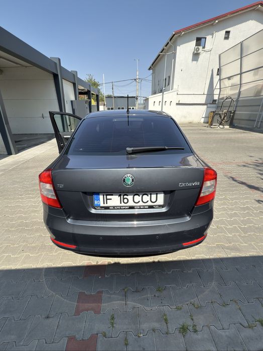 Skoda octavia 2 2011 luna 12