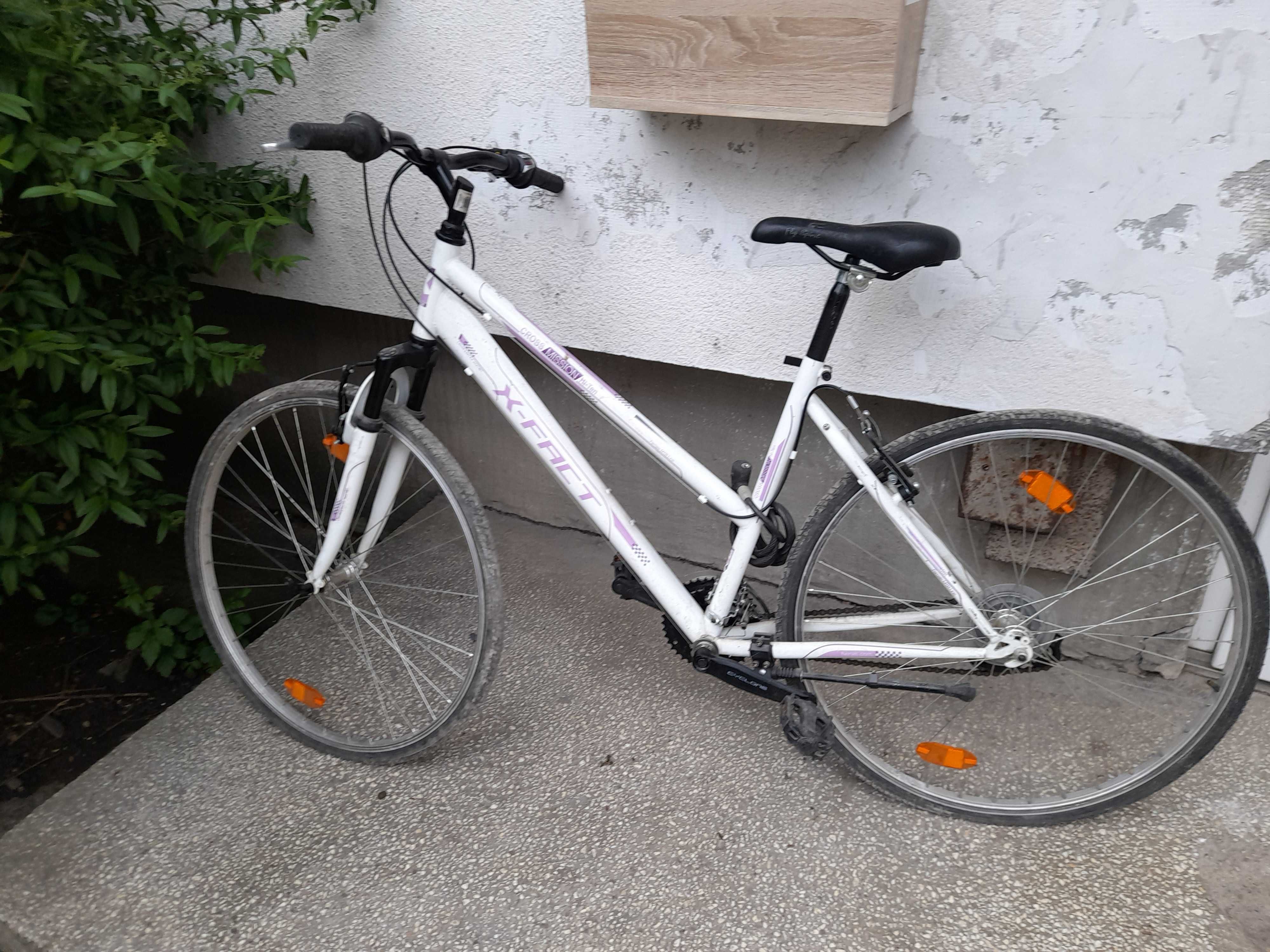 bicicletă femei Xfact aproape nouă