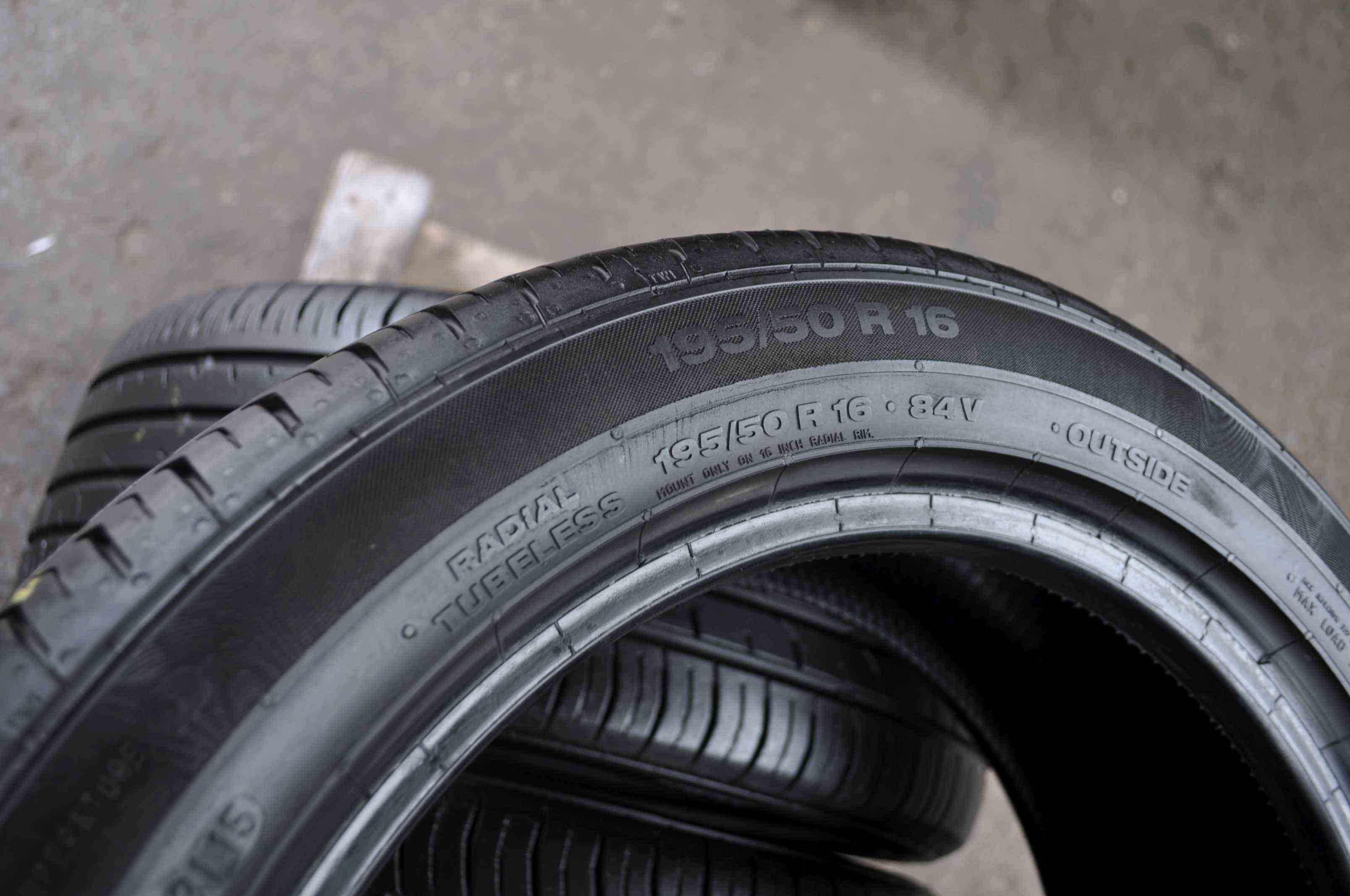 SET 4 Anvelope Vara 195/50 R16 CONTINENTAL ContiPremiumContact 2 84V