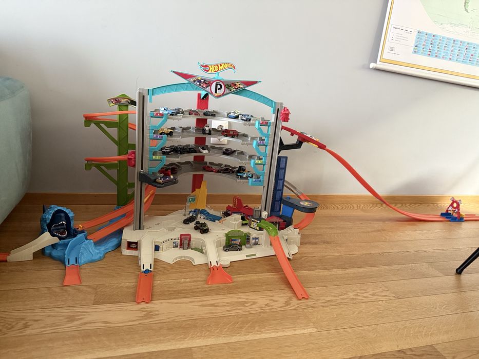 Parcare / Garaj Hot Wheels Ultimate Garage